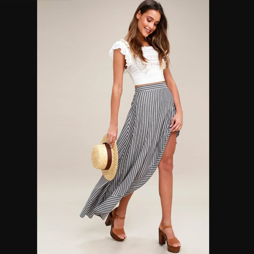 Lulu's King Harbor Burgundy and Navy Blue Striped Maxi Skirt sz Small